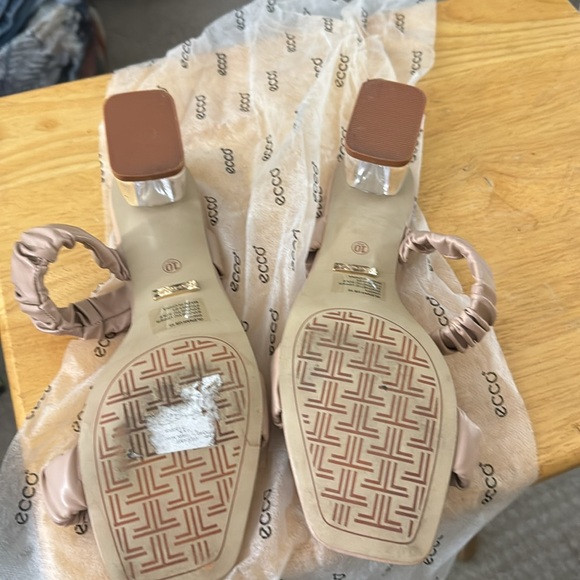 Tahari Double Band Strap Nude Sandals - Picture 5 of 6